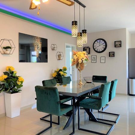Lux Apartment Sea Shell With Jacuzzi マカルスカ エクステリア 写真