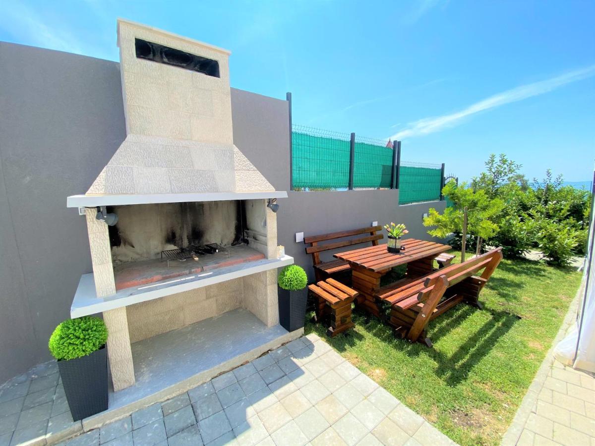 Lux Apartment Sea Shell With Jacuzzi マカルスカ エクステリア 写真