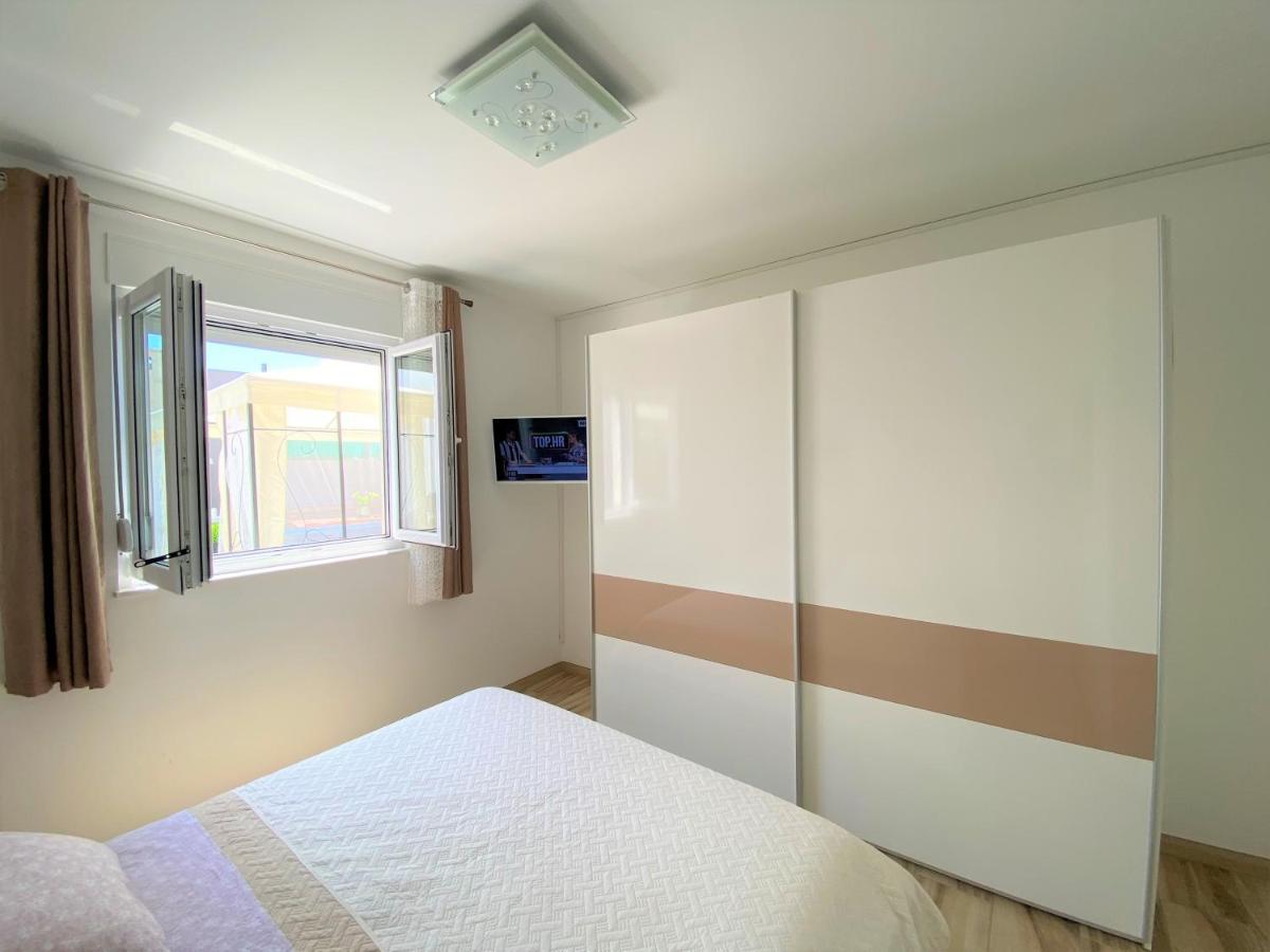 Lux Apartment Sea Shell With Jacuzzi マカルスカ エクステリア 写真