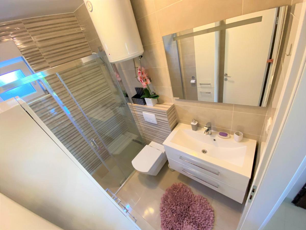 Lux Apartment Sea Shell With Jacuzzi マカルスカ エクステリア 写真