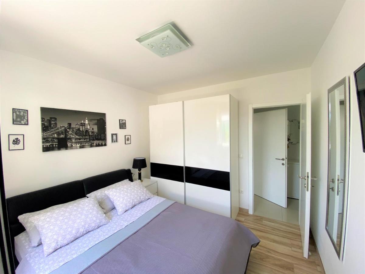 Lux Apartment Sea Shell With Jacuzzi マカルスカ エクステリア 写真
